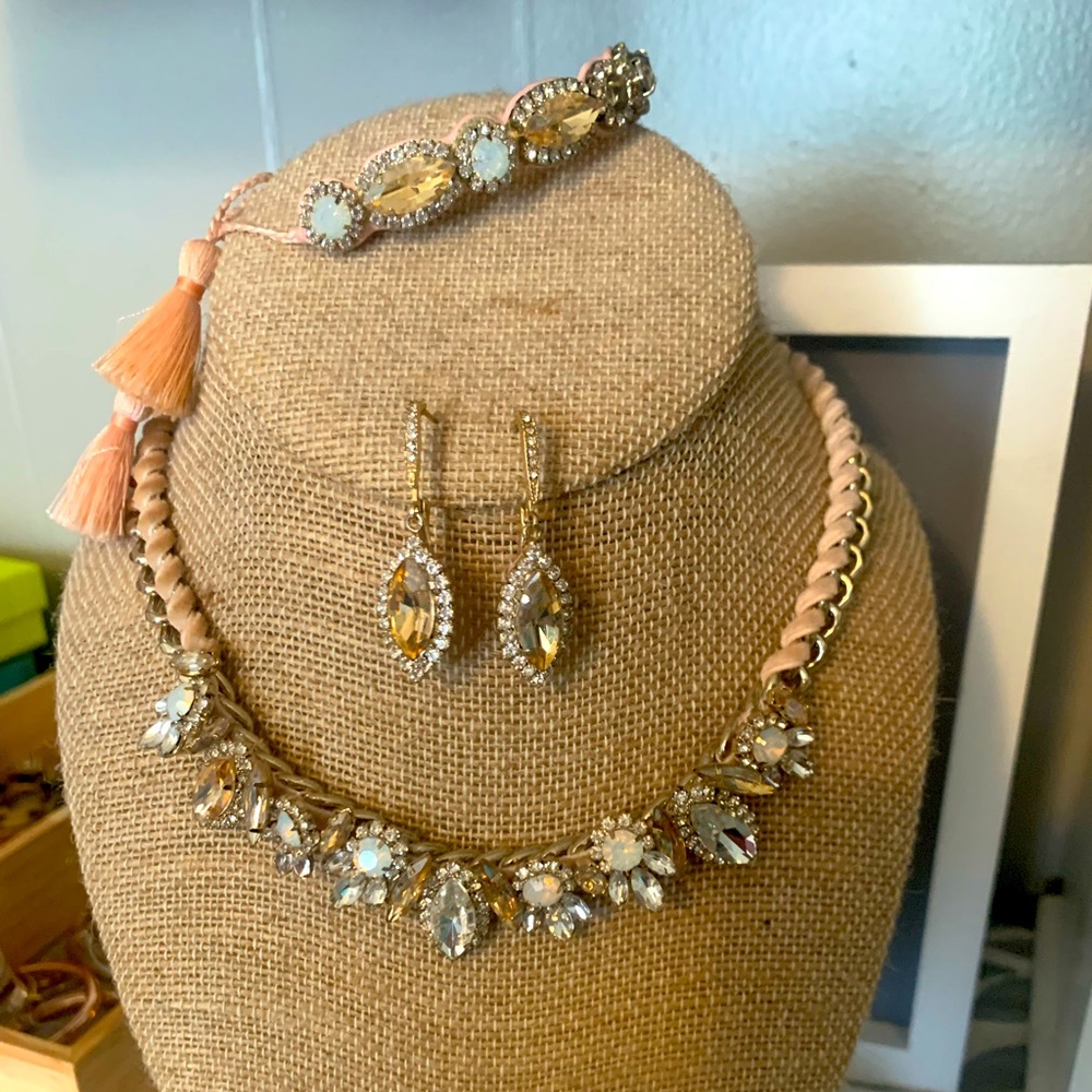 Chloe & Isabel set